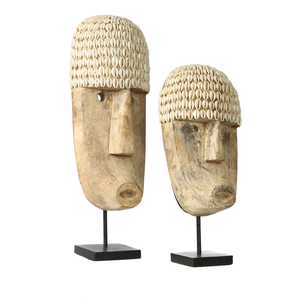 Het Cowrie Masker on Stand - Large Bazar Bizar